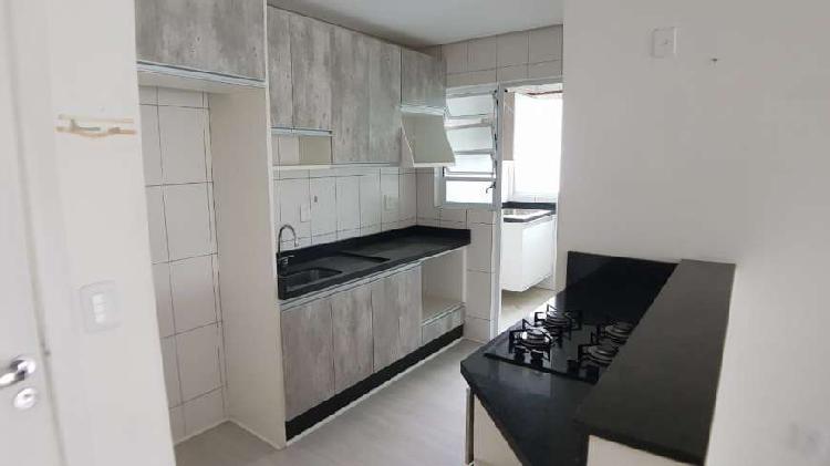 Apartamento com 2 Quartos à Venda, 72 m² por R$ 430.000