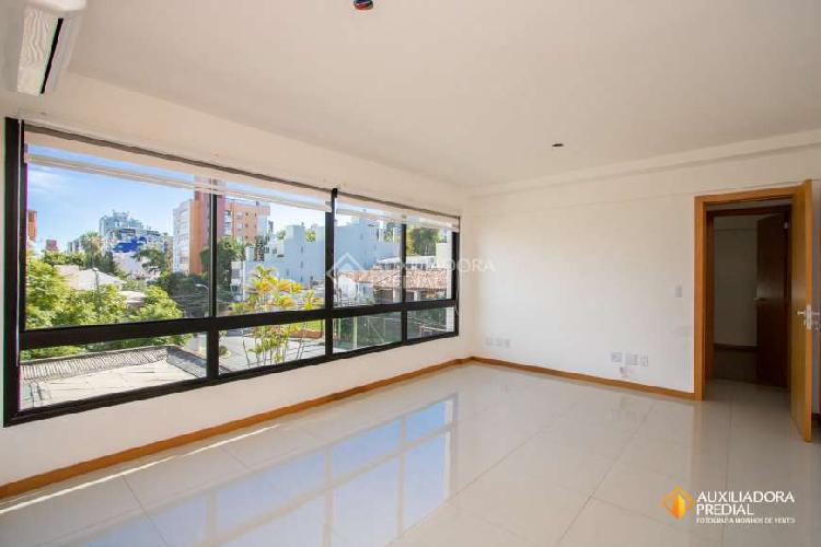 Apartamento com 2 Quartos à Venda, 74 m² por R$ 475.000