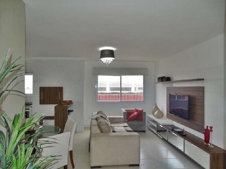 Apartamento com 2 Quartos à Venda, 75 m² por R$ 325.000