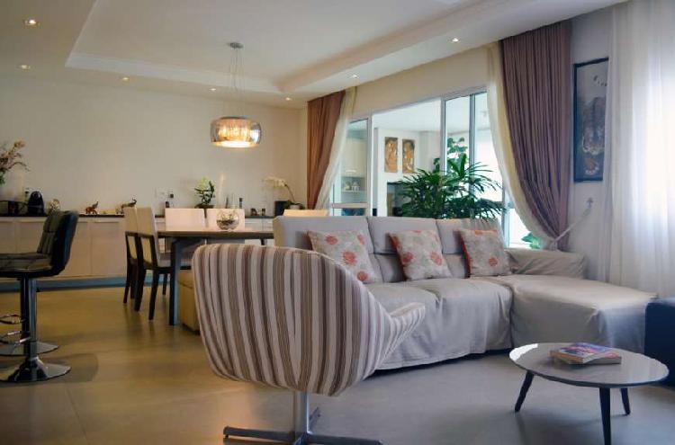 Apartamento com 2 Quartos à Venda, 91 m² por R$ 630.000