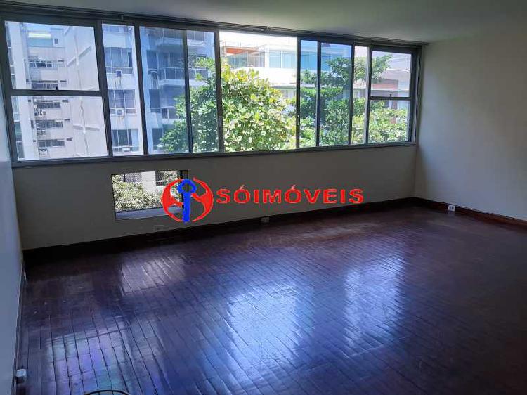 Apartamento com 3 Quartos à Venda, 106 m² por R$ 2.500.000