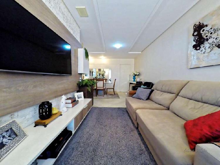 Apartamento com 3 Quartos à Venda, 112 m² por R$ 750.000