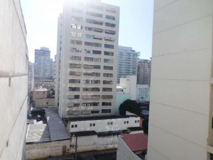 Apartamento com 3 Quartos à Venda, 120 m² por R$ 575.000