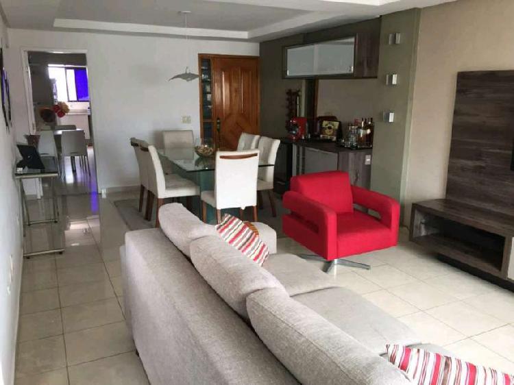 Apartamento com 3 Quartos à Venda, 126 m² por R$ 580.000