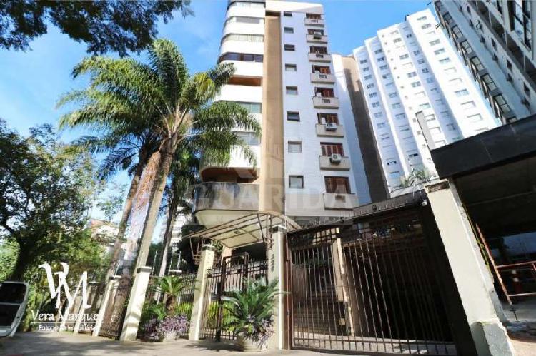 Apartamento com 3 Quartos à Venda, 132 m² por R$ 816.000