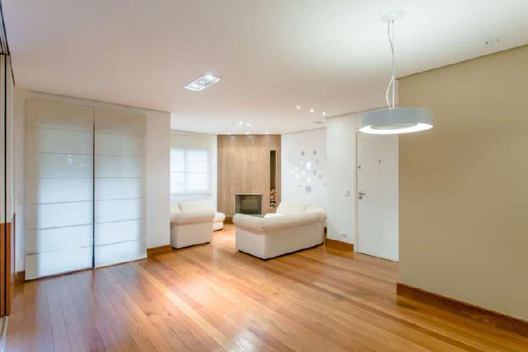 Apartamento com 3 Quartos à Venda, 138 m² por R$ 1.290.000