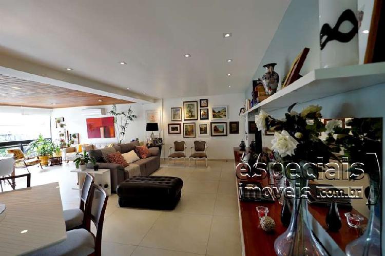 Apartamento com 3 Quartos à Venda, 162 m² por R$ 1.690.000