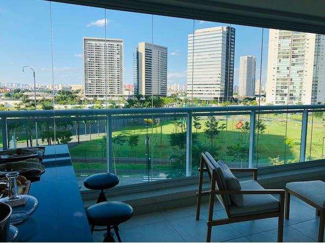 Apartamento com 3 Quartos à Venda, 200 m² por R$ 2.670.000