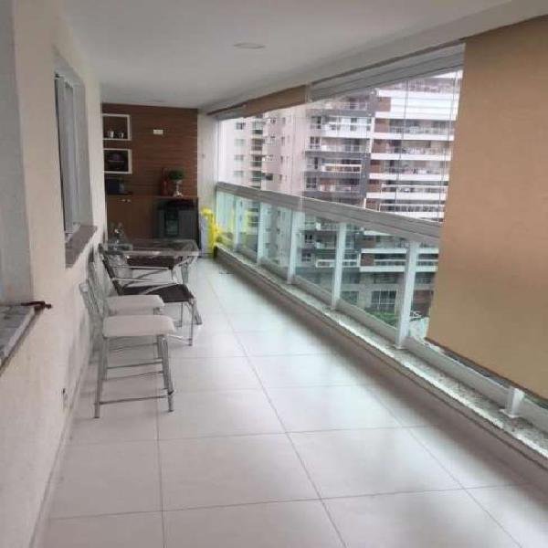 Apartamento com 3 Quartos à Venda, 92 m² por R$ 900.000