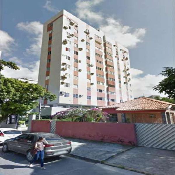 Apartamento com 3 Quartos à Venda, 95 m² por R$ 260.000