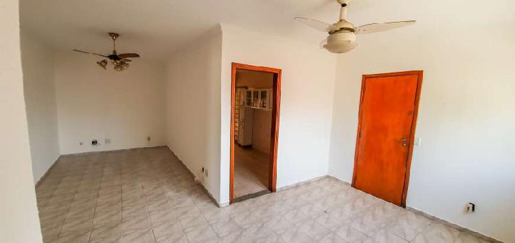 Apartamento com 3 Quartos à Venda, 96 m² por R$ 200.000