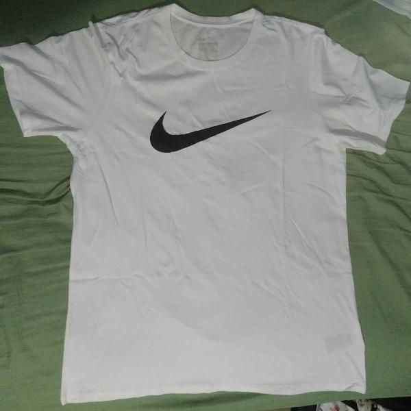 Camiseta Nike básica
