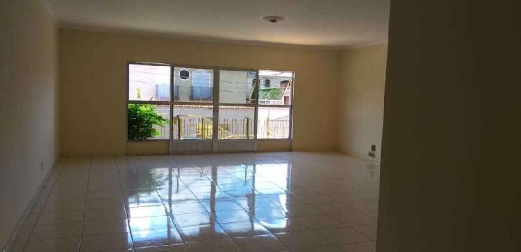 Casa com 1 Quarto para Alugar, 83 m² por R$ 2.100/Mês COD.