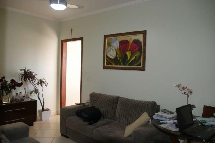 Casa com 2 Quartos à Venda, 90 m² por R$ 220.000 COD.