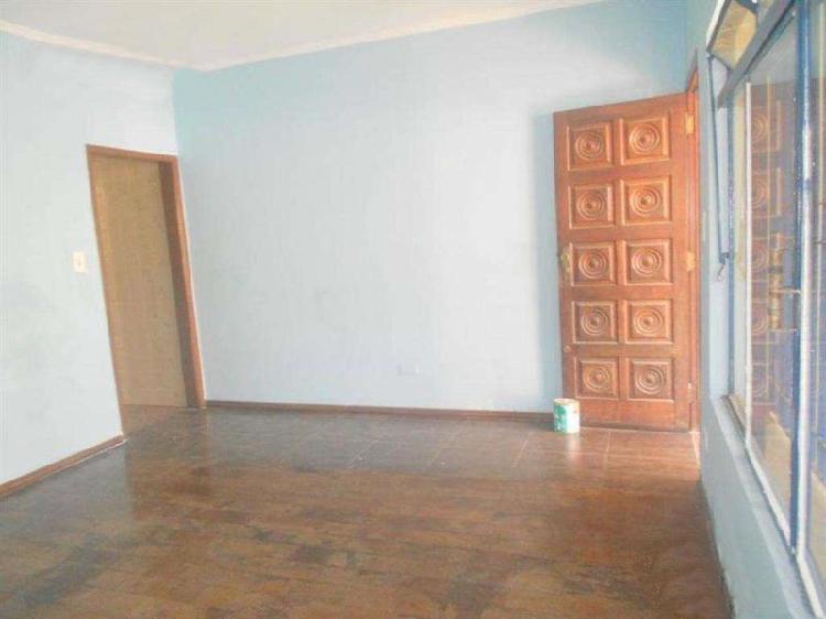 Casa com 3 Quartos para Alugar, 110 m² por R$ 1.700/Mês