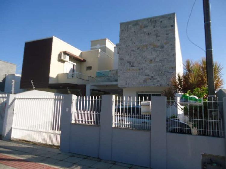 Casa com 4 Quartos à Venda, 132 m² por R$ 380.000 COD.