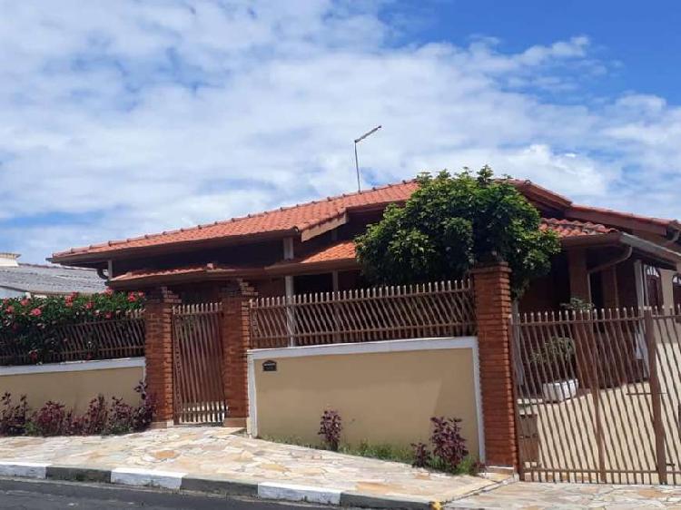 Casa com 4 Quartos à Venda, 180 m² por R$ 650.000 COD. 006