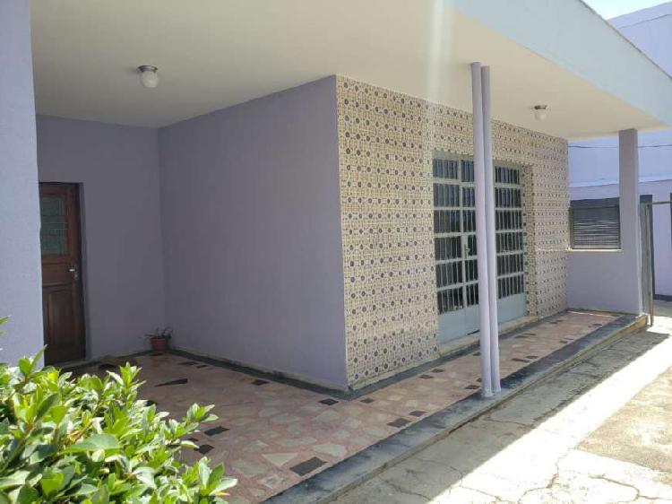 Casa com 6 Quartos à Venda, 263 m² por R$ 750.000 COD.