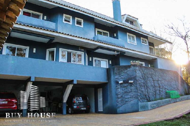 Casa de Condomínio com 4 Quartos à Venda, 500 m² por R$