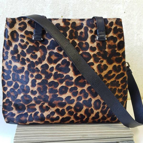 bolsa animal print schutz