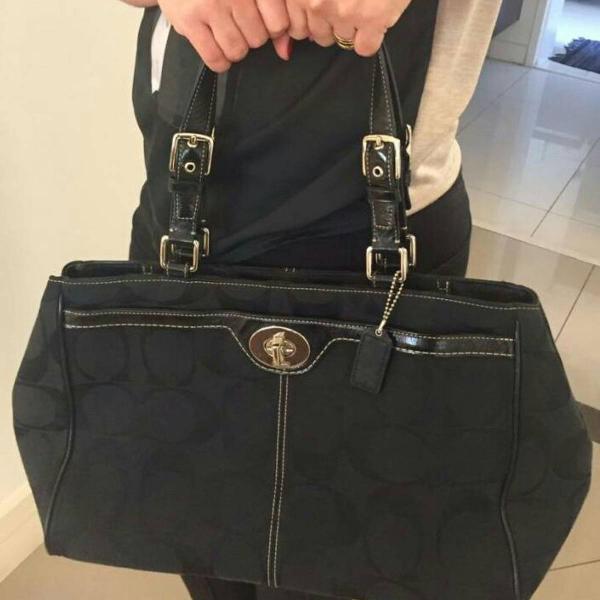 bolsa coach preta