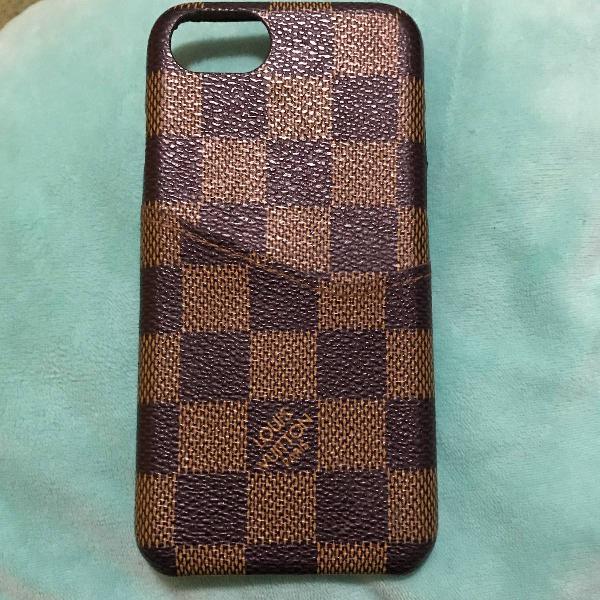 capa para iphone 7/8 louis vuitton