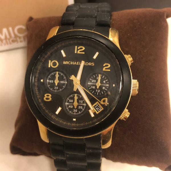 relógio michael kors preto com dourado modelo mk5191