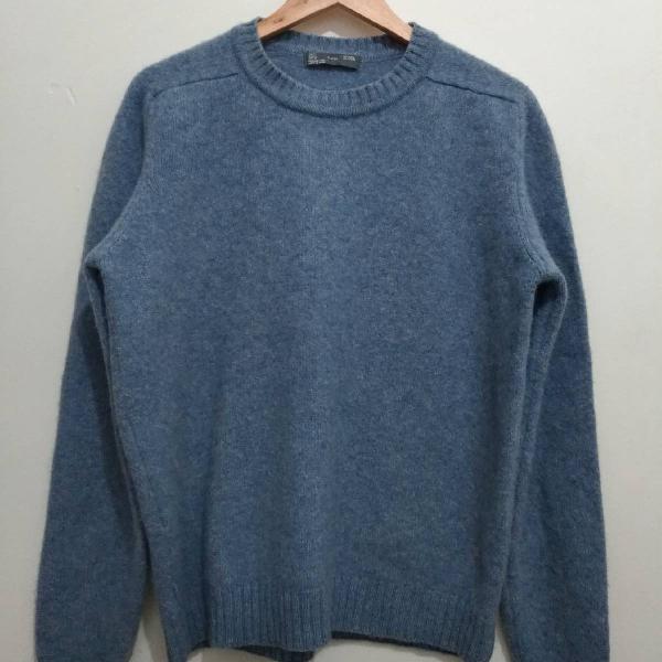 suéter azul