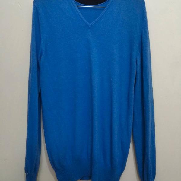 suéter azul básico
