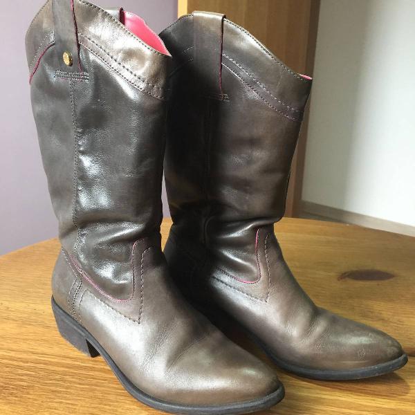 bota ellus cinza 35