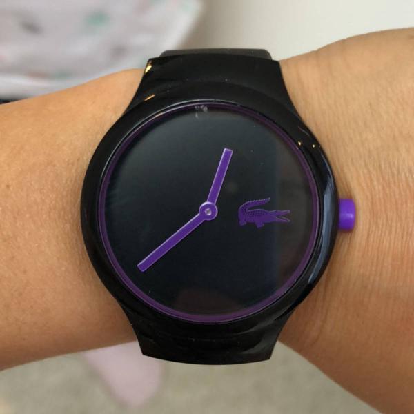 lacoste preto com roxo! original