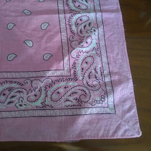 lenço tendência rosa