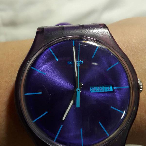 relógio swatch colorido