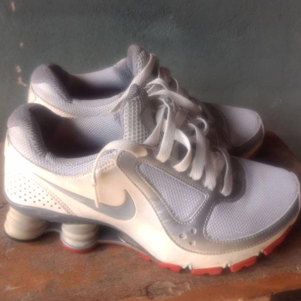 tênis Nike shox