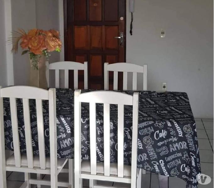 Aluga-se quarto.