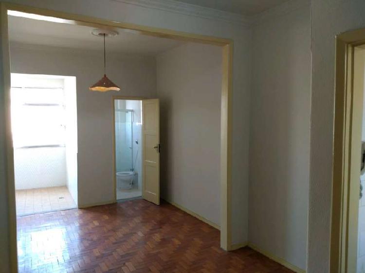Apartamento com 1 Quarto para Alugar, 26 m² por R$ 900/Mês