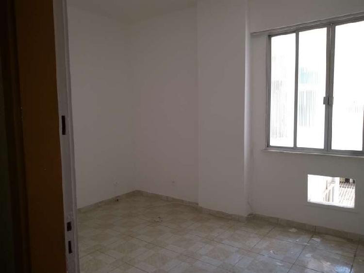 Apartamento com 1 Quarto para Alugar, 30 m² por R$ 500/Mês