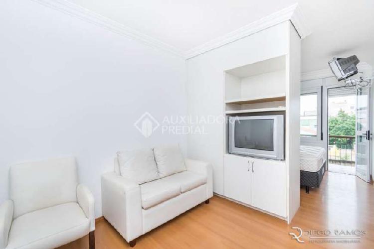 Apartamento com 1 Quarto para Alugar, 30 m² por R$ 950/Mês