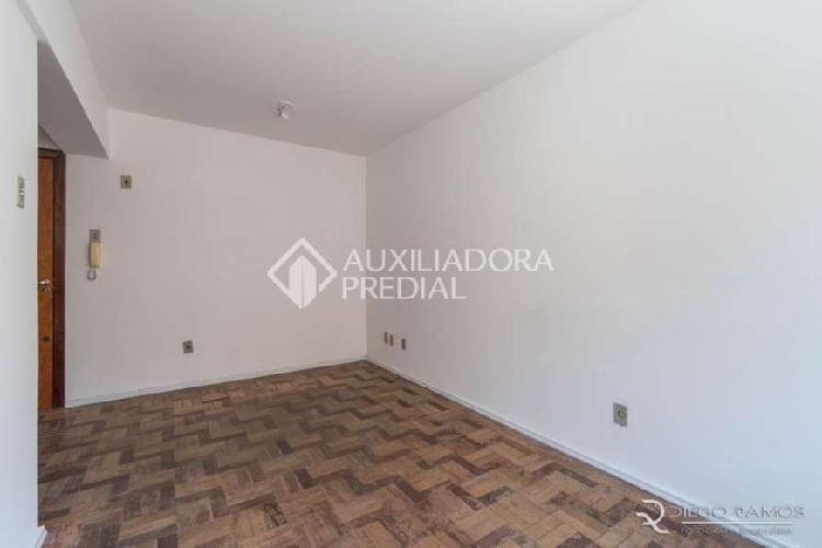 Apartamento com 1 Quarto para Alugar, 35 m² por R$ 750/Mês