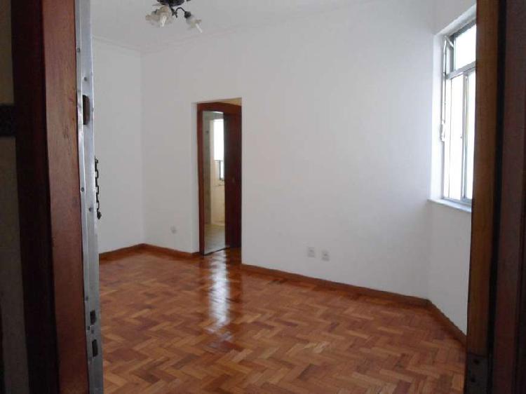 Apartamento com 1 Quarto para Alugar, 47 m² por R$