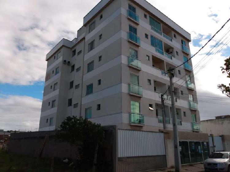 Apartamento com 2 Quartos à Venda, 64 m² por R$ 180.000