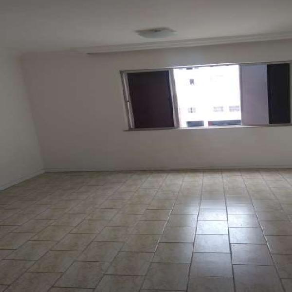 Apartamento com 2 Quartos à Venda, 68 m² por R$ 190.000