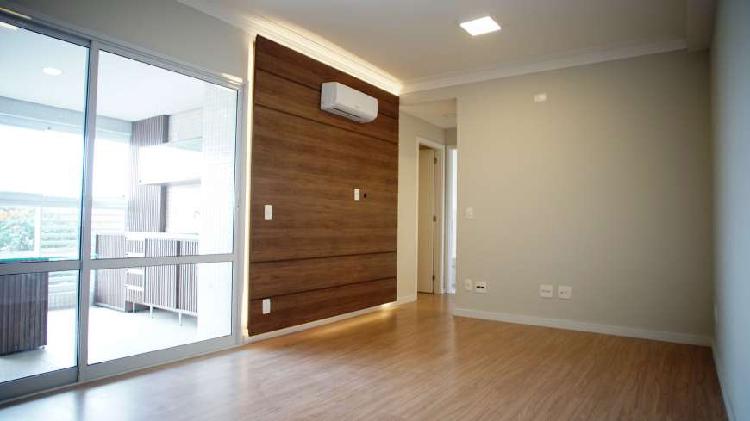 Apartamento com 2 Quartos à Venda, 72 m² por R$ 855.000