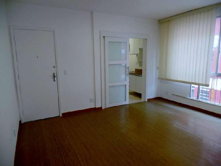 Apartamento com 2 Quartos à Venda, 75 m² por R$ 1.190.000
