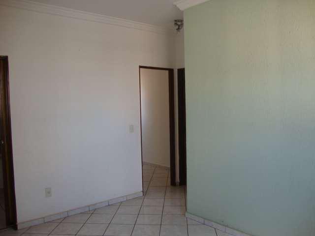 Apartamento com 2 Quartos para Alugar, 48 m² por R$