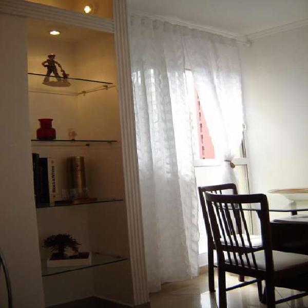 Apartamento com 2 Quartos para Alugar, 62 m² por R$