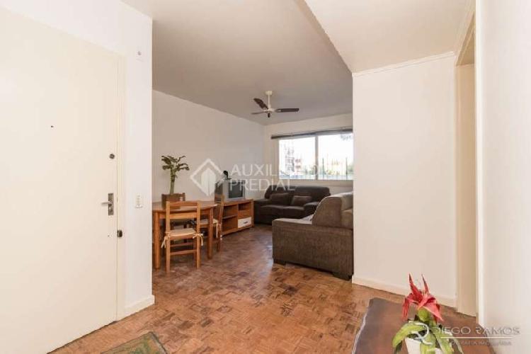 Apartamento com 2 Quartos para Alugar, 71 m² por R$