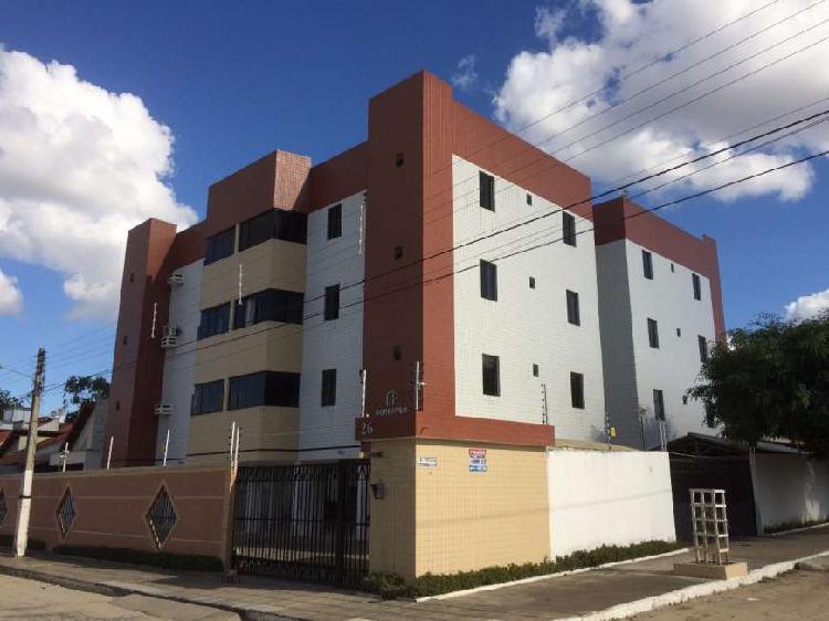 Apartamento com 3 Quartos à Venda, 84 m² por R$ 168.000
