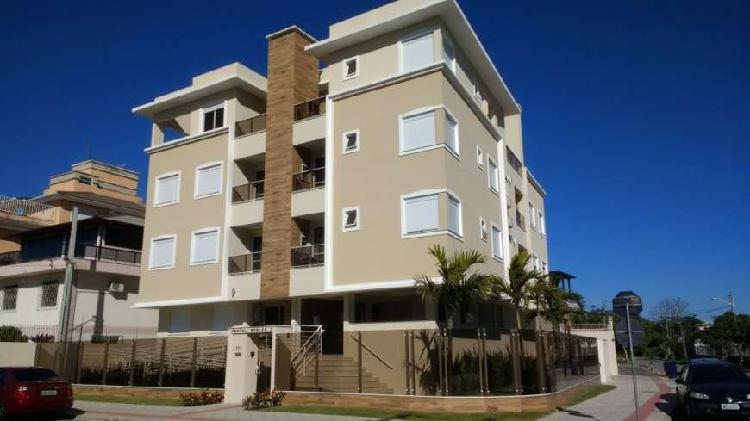 Apartamento com 3 Quartos à Venda, 94 m² por R$ 570.000