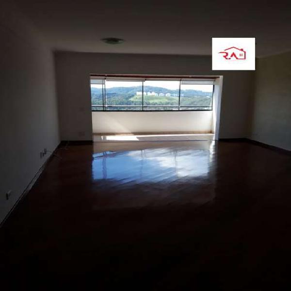Apartamento com 3 Quartos para Alugar, 153 m² por R$